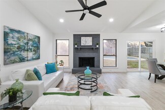 1900 Secret Ct, Arlington, TX 76006