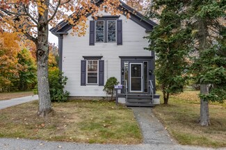 54 High St, South Paris, ME 04281