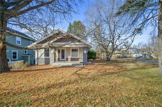 4502 Harwood Dr, Des Moines, IA 50312