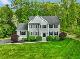105 Louise Dr, Franklin, MA 02038