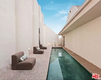 8435 Franklin Ave, Los Angeles, CA 90069