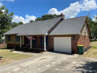5026 Sycamore Dr, Hope Mills, NC 28348