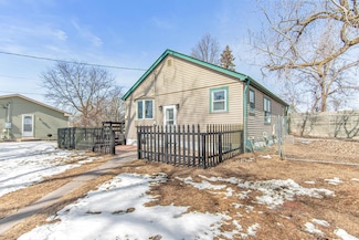 589 Cheri Ln NE, Minneapolis, MN 55421