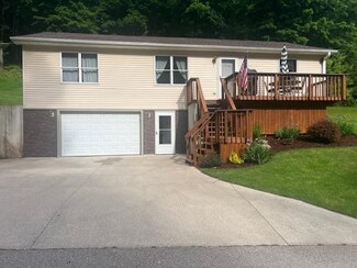 932 Garnavillo Ave, Mc Gregor, IA 52157