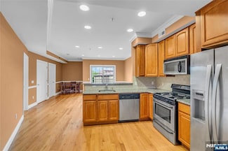 15-1303-1 Tichenor Ln Unit 301, Newark, NJ 07114