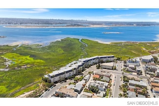 4007 Crown Point Dr Unit V15, San Diego, CA 92109