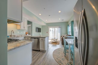21 Union Ave Unit 1B, Old Orchard Beach, ME 04064