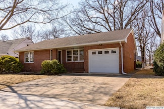 1446 N Rhode Island Ave, Mason City, IA 50401