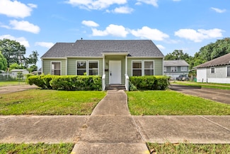 8015 Grafton St, Houston, TX 77017