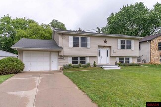 300 Stoltzman Rd, Mankato, MN 56001