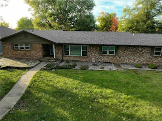 402 Minnetare Ln, Hiawatha, KS 66434