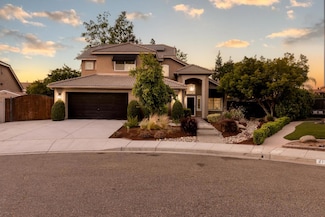 2176 E Pinehurst Ave, Fresno, CA 93730