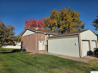 5545 S 42nd Street Ct Unit 2, Lincoln, NE 68516