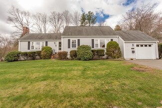 33 Gail St, Topsfield, MA 01983