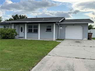 2328 Country Club Blvd, Cape Coral, FL 33990