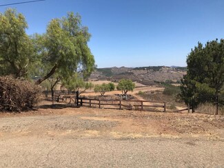 3488 Silverleaf Ln, Vista, CA 92084