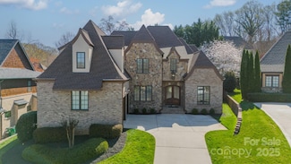 913 Dacavin Dr, Charlotte, NC 28226