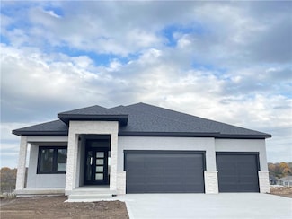 9027 Freedom Cir, Lenexa, KS 66227