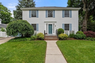 103 Randlett Park, West Newton, MA 02465
