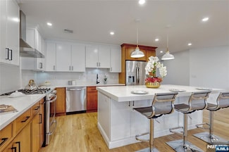 5 Astor Place, Waldwick, NJ 07463
