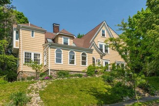 16 Shaw Rd, Chestnut Hill, MA 02467