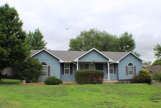 1536 Pacific Ct, Osawatomie, KS 66064