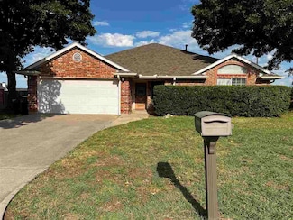 902 Sugarbush Ln, Burkburnett, TX 76354