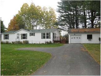 68 Mechanic St, Norridgewock, ME 04957
