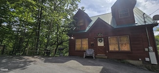 806 Ski View Ln, Sevierville, TN 37876