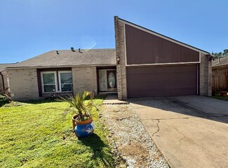 15706 Dunmoor Dr, Houston, TX 77059