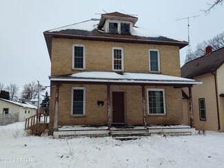 607 Stuart Ave, Crookston, MN 56716