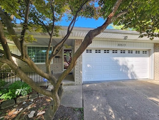 20513 Mauer St, Saint Clair Shores, MI 48080
