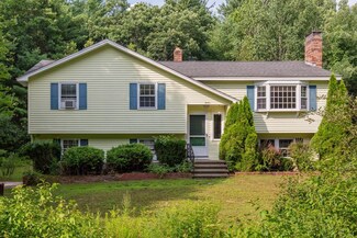 12 Heron Dr, Londonderry, NH 03053