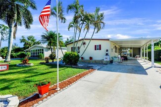 110 Sugarloaf Ln, Naples, FL 34114