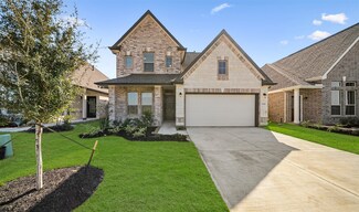 1946 Middle Pass Ln, Angleton, TX 77515