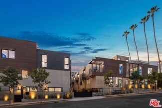 921 Hilldale Ave, West Hollywood, CA 90069