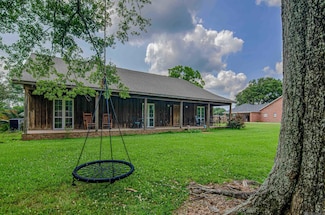 435 Corsair Dr, Baton Rouge, LA 70810