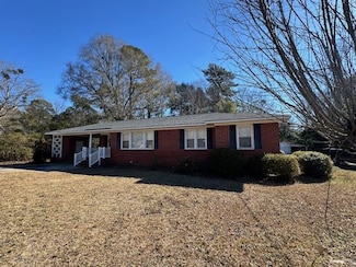 408 Toccoa Dr, Manning, SC 29102