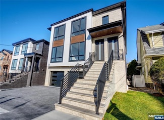 35 Henry Ave Unit 1st Floor, Palisades Park, NJ 07650