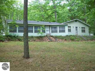 625 Dyer Rd, Rose City, MI 48654