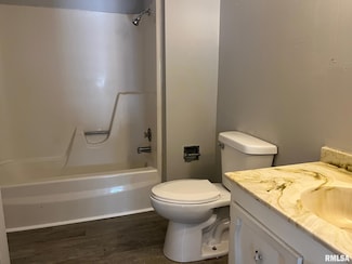 110 W Lake Shore Dr Unit 5, Springfield, IL 62703