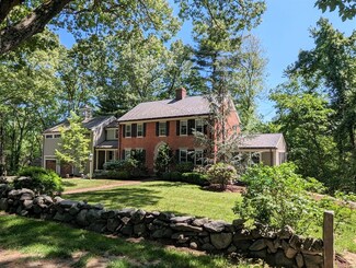 37 Clifford Rd, Southborough, MA 01772