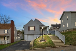 212 Johnston Dr, Ellwood City, PA 16117