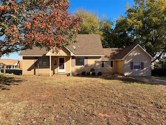 714 N 5th St, Weatherford, OK 73096