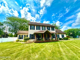 5073 Hummingbird St, Lima, OH 45807