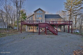 135 Constitution Dr, Lackawaxen, PA 18435