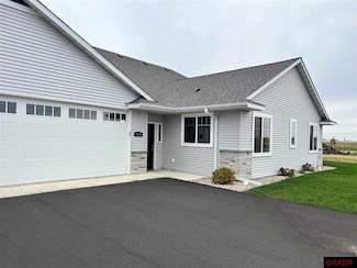 3116 3116 Bassett Dr, Mankato, MN 56001