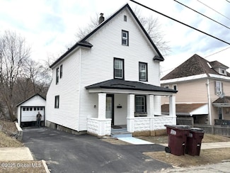 72 Park St, Gloversville, NY 12078