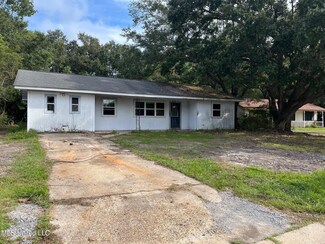 409 Woody Cir, Ocean Springs, MS 39564