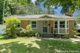 1602 4th St NW, Grand Rapids, MI 49504